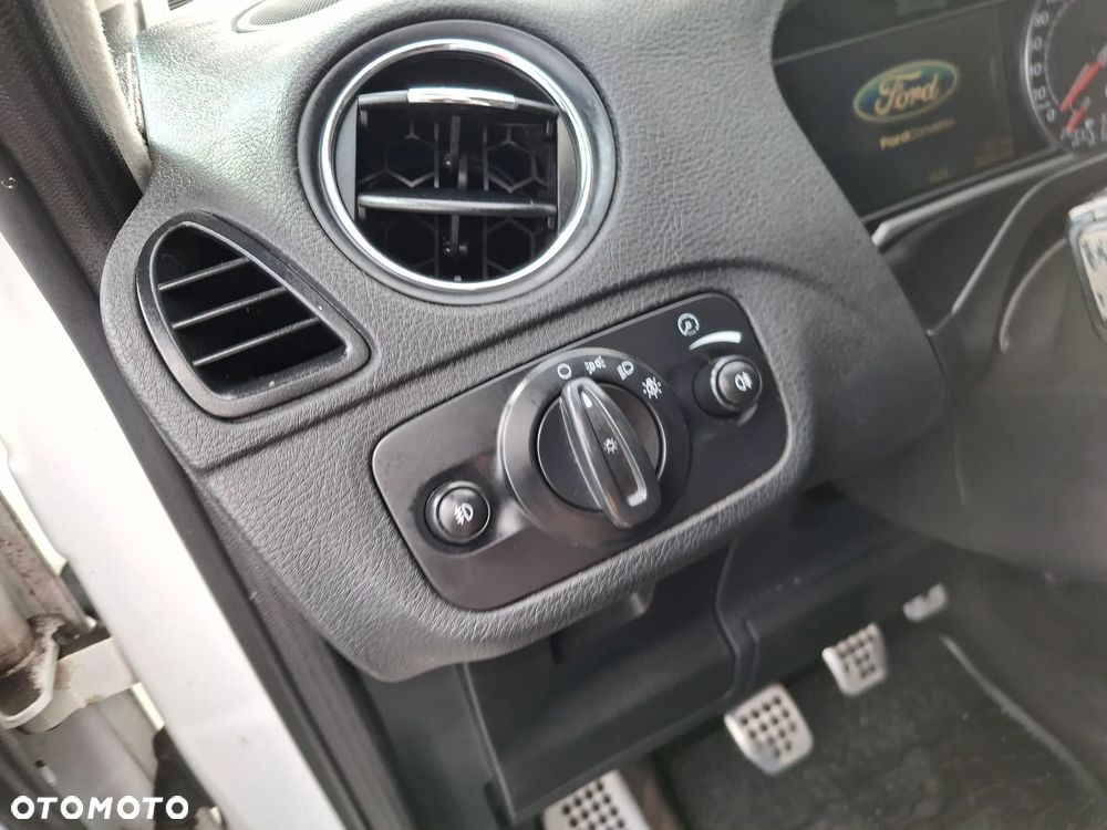 Ford S-Max 2.2 TDCi Titanium - 32