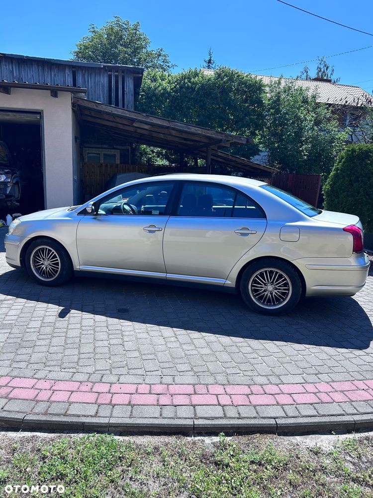 Toyota Avensis 1.6 VVT-i Luna - 5