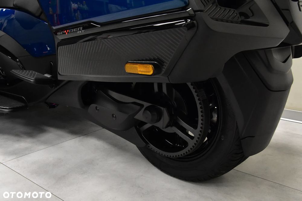 Can-Am Spyder - 37