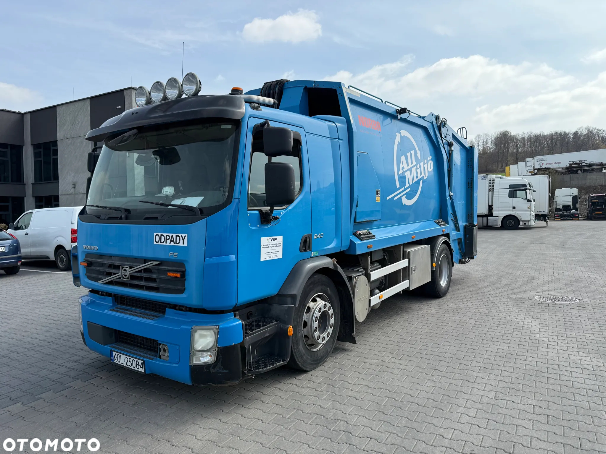 Volvo FE 240 Śmieciarka 2 Komory - 2
