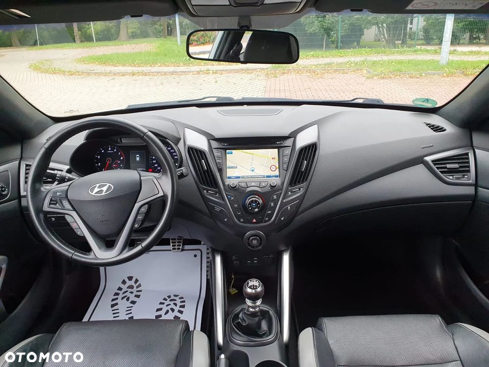 Hyundai Veloster 1.6 Turbo Premium - 16