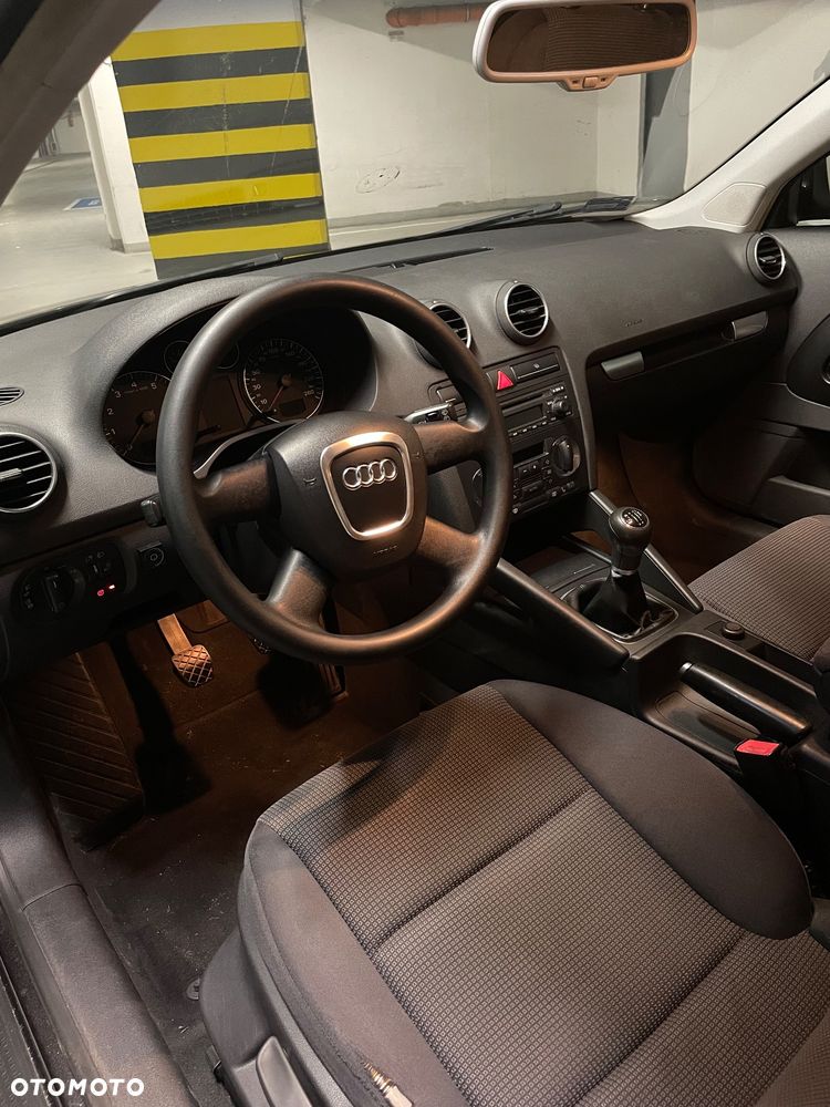 Audi A3 3-drzwiowe 1.6 Ambition - 10