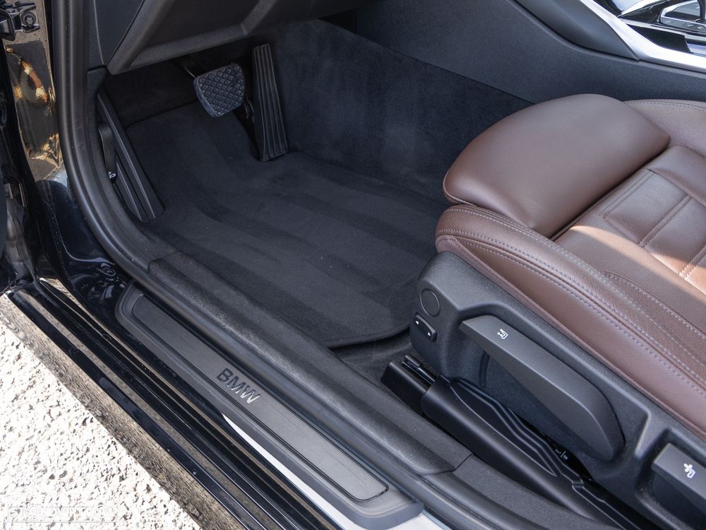 BMW 320 e Touring Aut. Advantage - 12