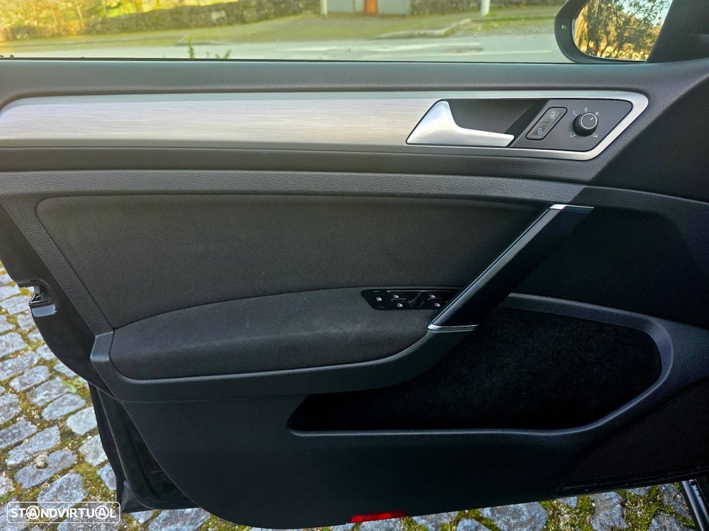 VW Golf 1.6 TDi R-Line - 22