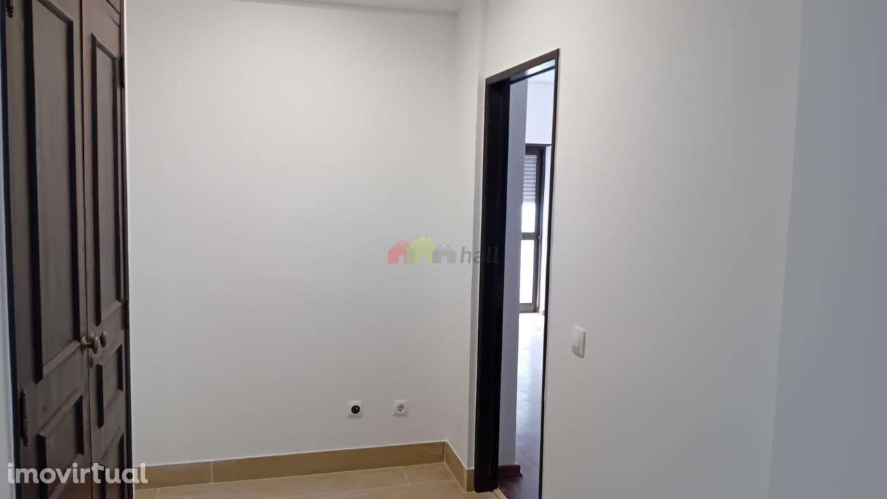 Apartamento T3 renovado e equipado, próximo da FERTAGUS Setúbal - Grande imagem: 5/30