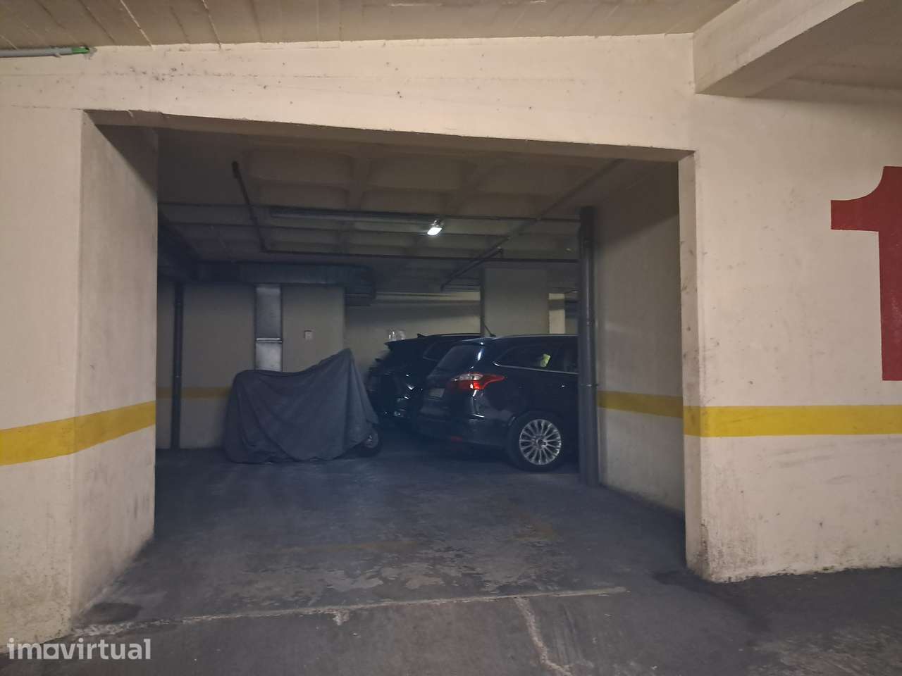 Lugar de estacionamento/ Parking space for rent - Grande imagem: 5/8