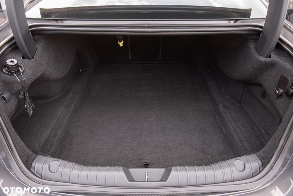 Jaguar XF ver-20d-sportbrake-portfolio - 30