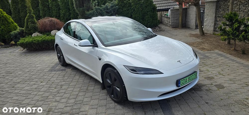 Tesla Model 3 - 6