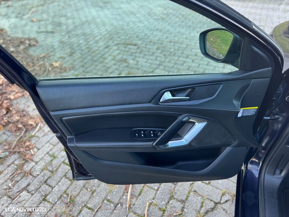 Peugeot 308 SW 1.6 e-HDi Allure J17 - 12