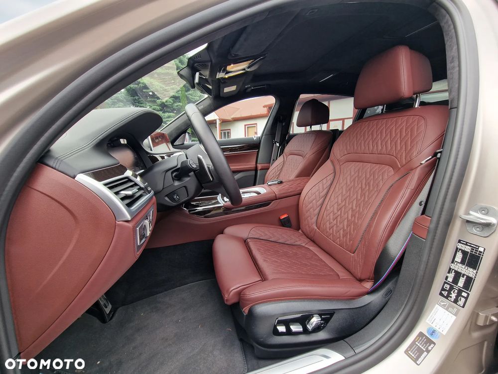 BMW Seria 7 750Li xDrive - 17