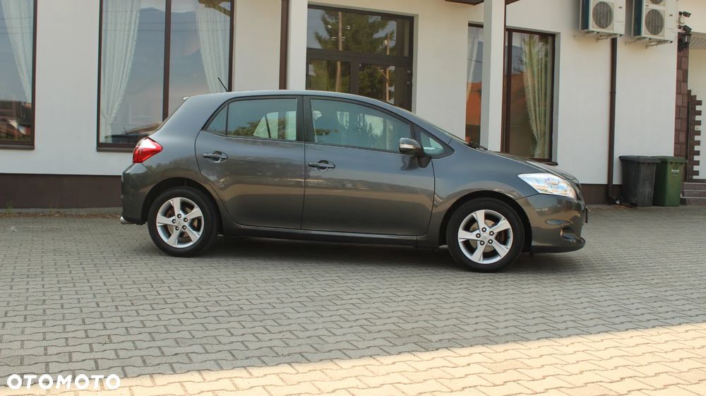 Toyota Auris 1.6 Executive - 9