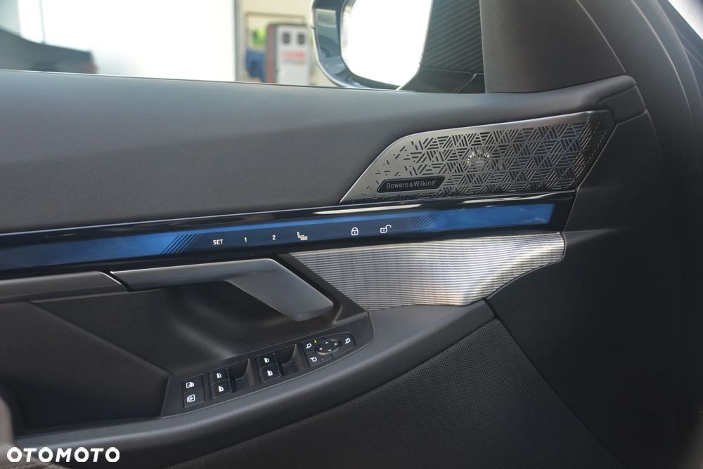 BMW i5 83.9kWh M60 xDrive - 13