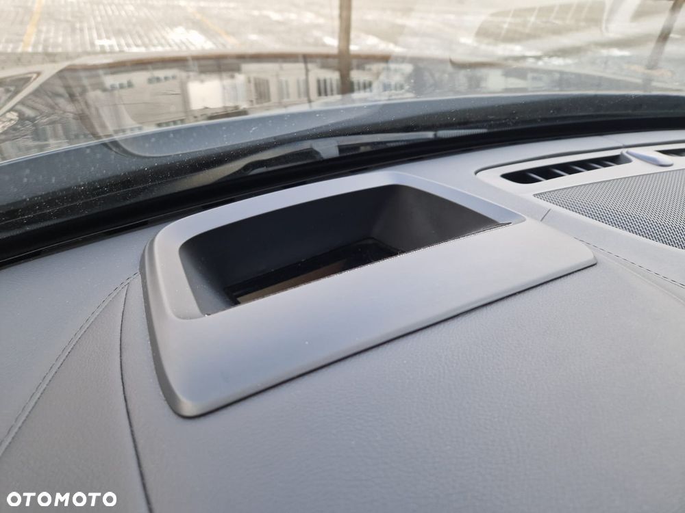 Volvo XC 90 B5 D AWD Ultimate Dark 7os - 28