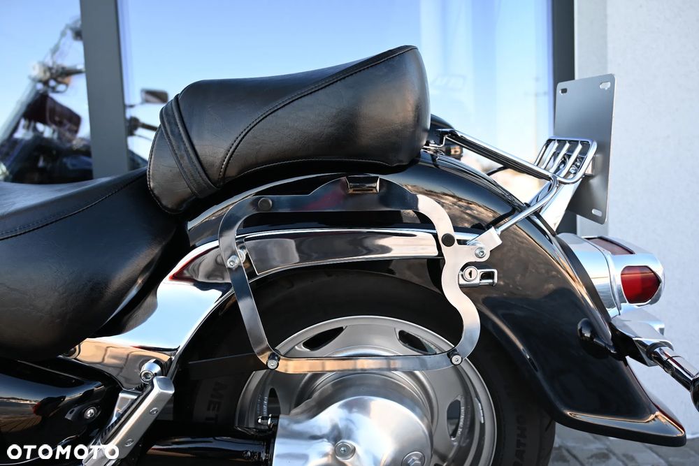 Suzuki Intruder - 23