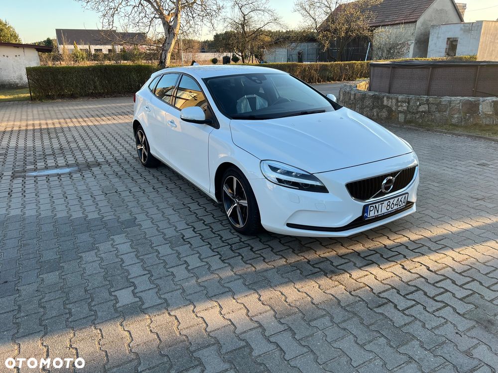 Volvo V40 T2 Geartronic Linje Svart - 1
