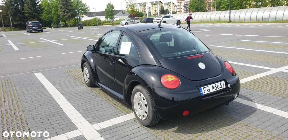Volkswagen New Beetle - 6
