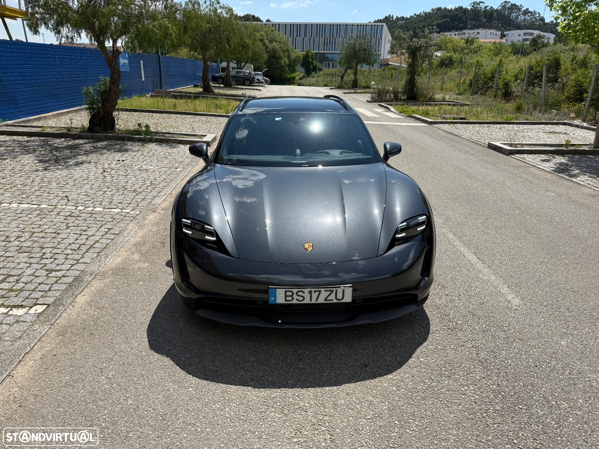 Porsche Taycan Cross Turismo 4 - 5
