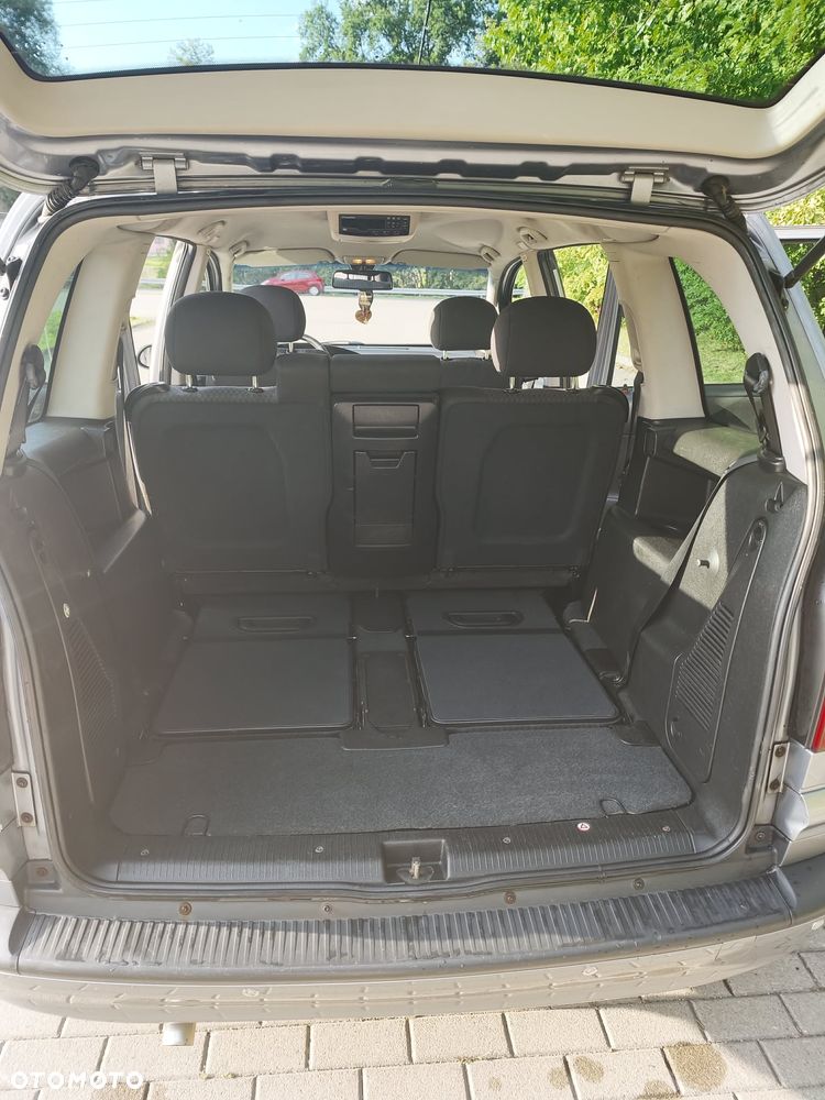 Opel Zafira 1.8 Executive - 12