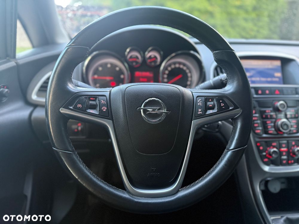 Opel Astra 2.0 CDTI Cosmo - 31