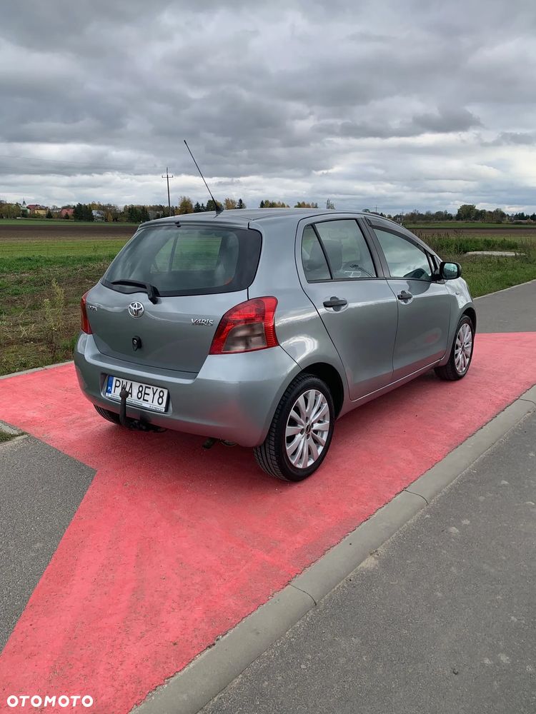 Toyota Yaris 1.3 VVT-i Sol - 3