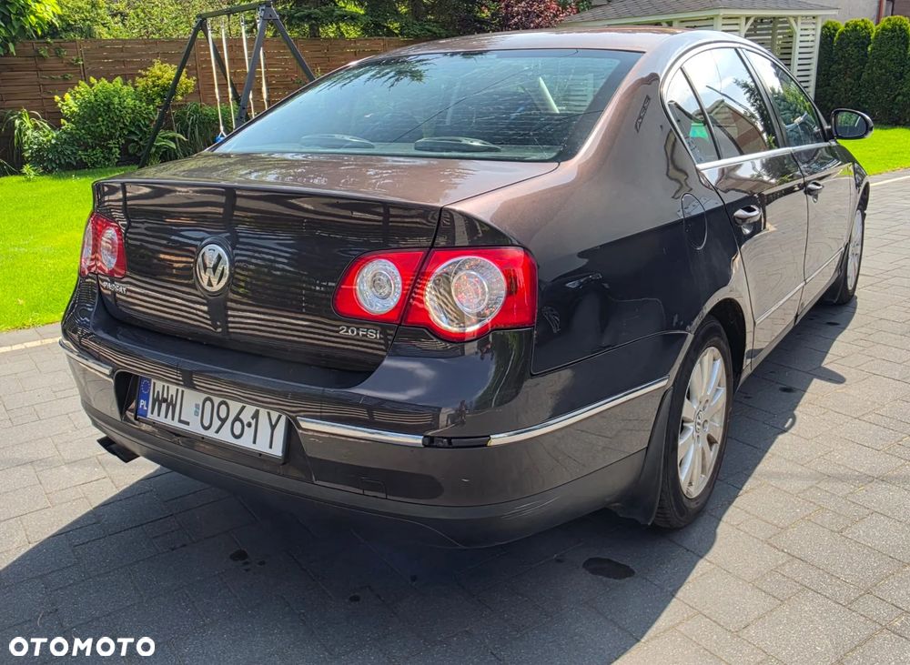 Volkswagen Passat 2.0 FSI Comfortline - 3