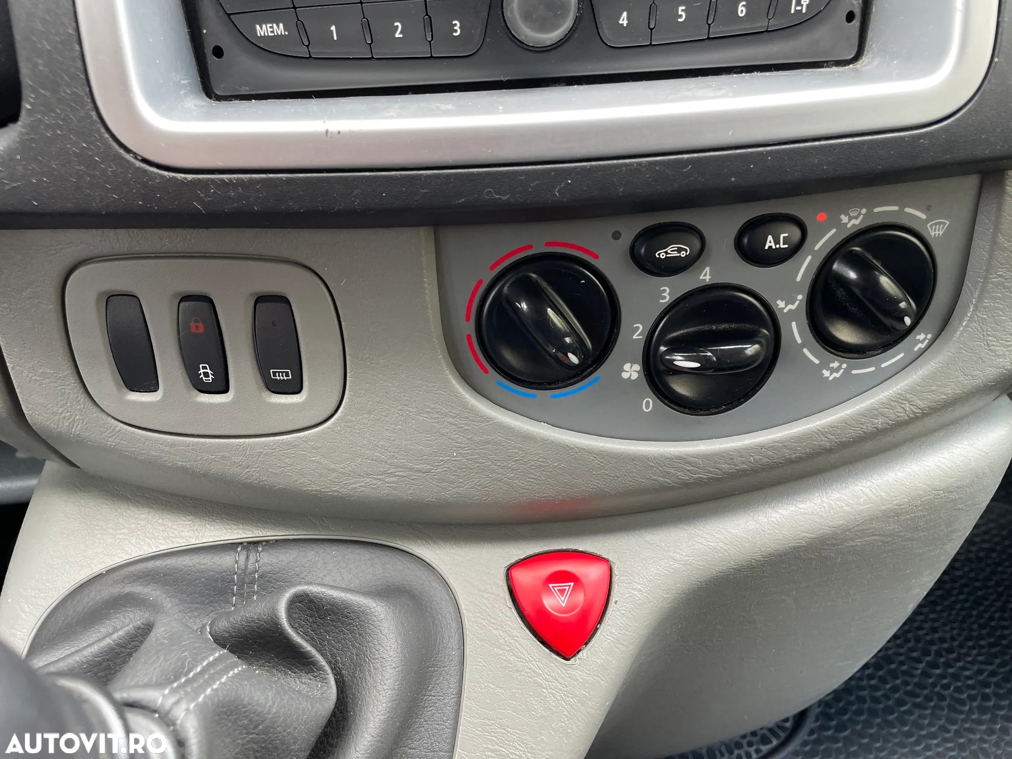 Renault Trafic 2.0 dCi 115 Passenger Expression - 27
