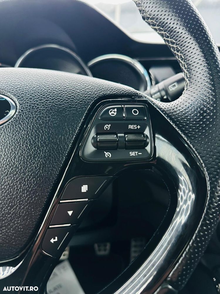 Kia Ceed 1.6 CRDi Dream-Team Edition - 27