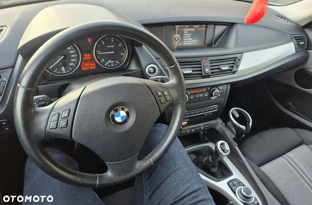 BMW X1 sDrive18d xLine - 17