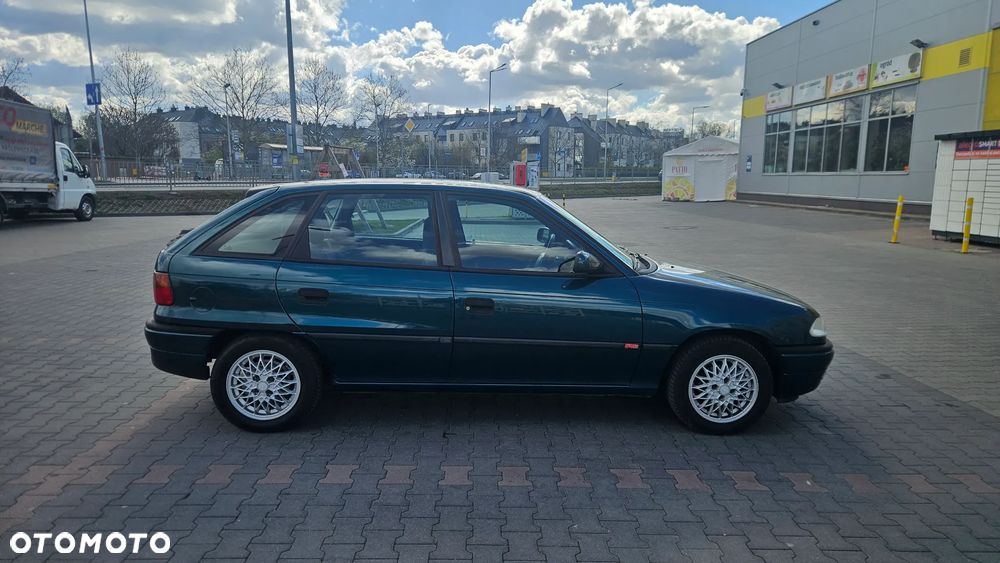 Opel Astra 1.6 16V Dream - 4