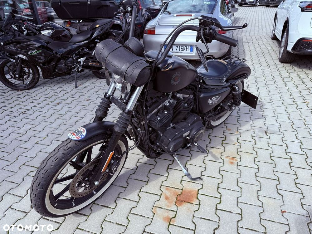 Harley-Davidson Sportster Iron 883 - 2