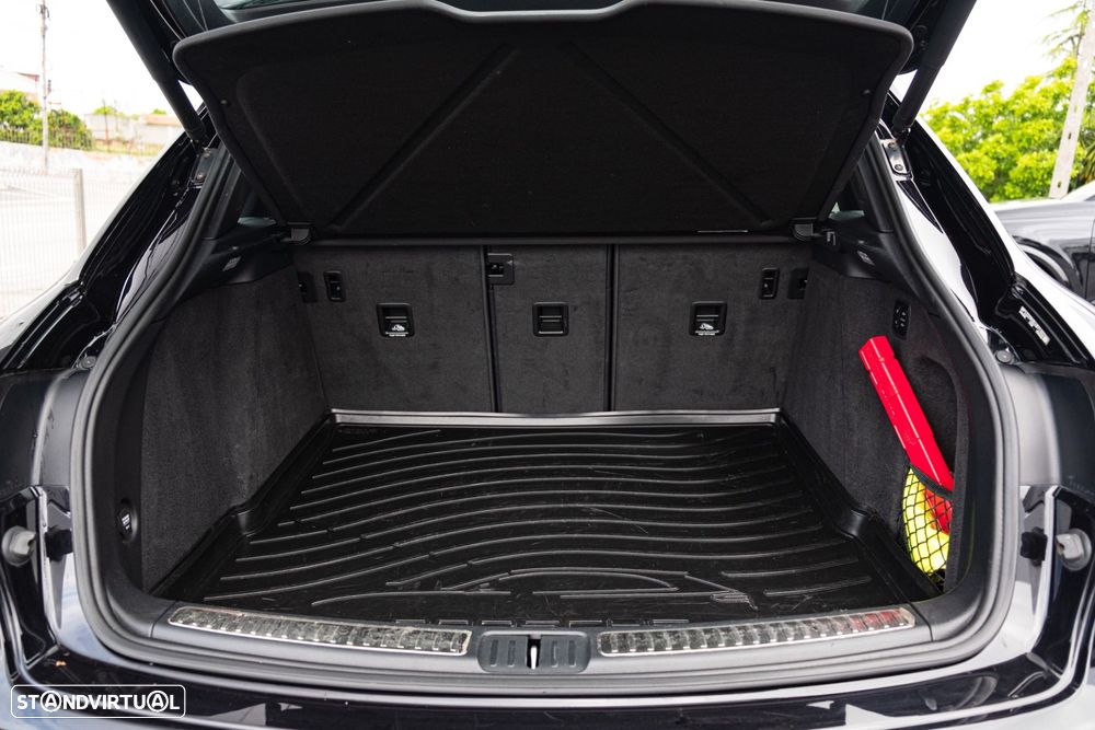 Porsche Macan Turbo - 60