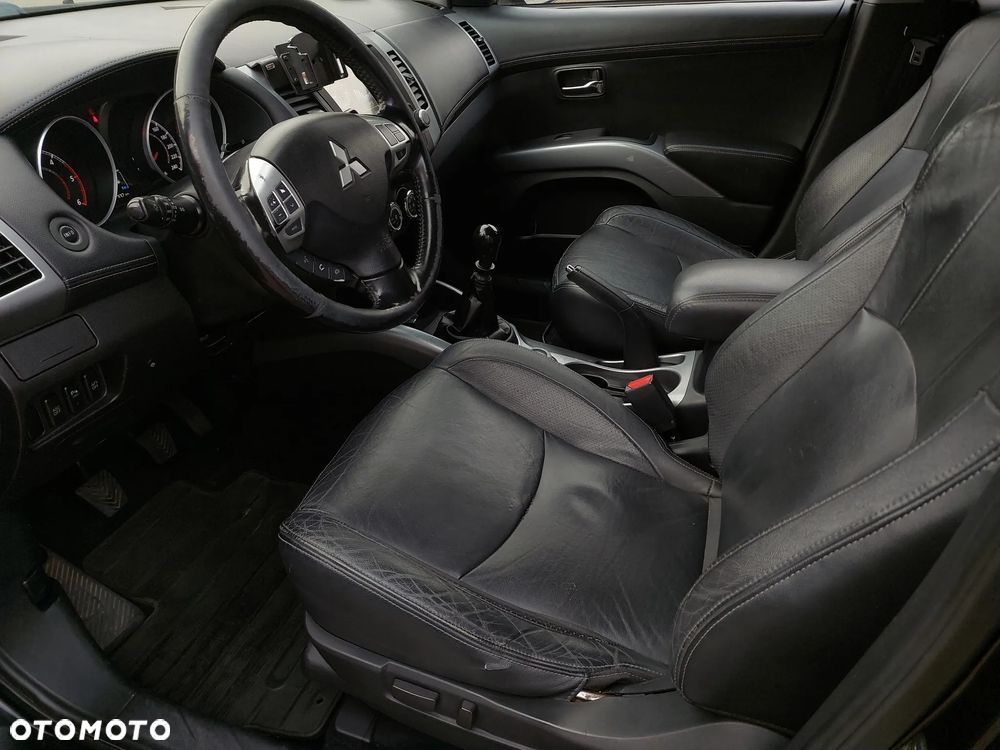Mitsubishi Outlander 2.0 DID Instyle NAVI - 9