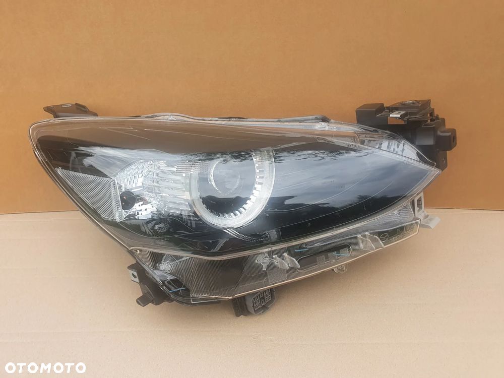 Lampa przednia prawa Mazda 2 DJ Lift Full Led rok 19-