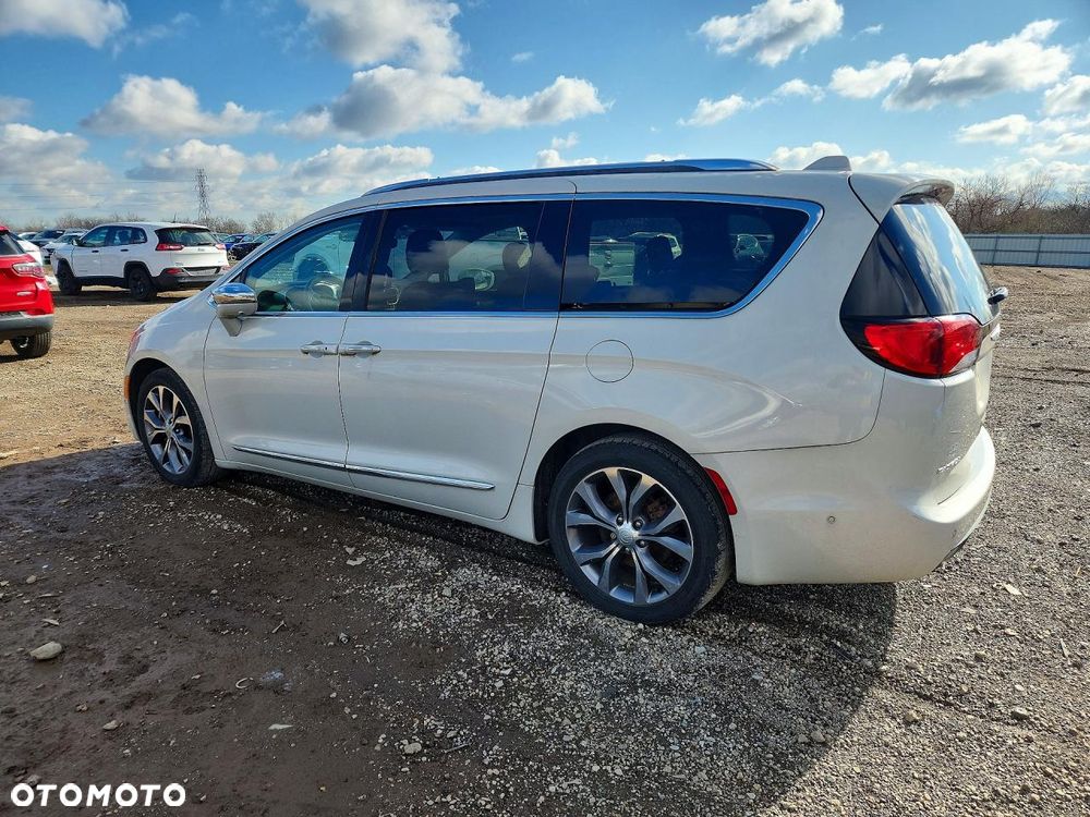 Chrysler Pacifica - 3