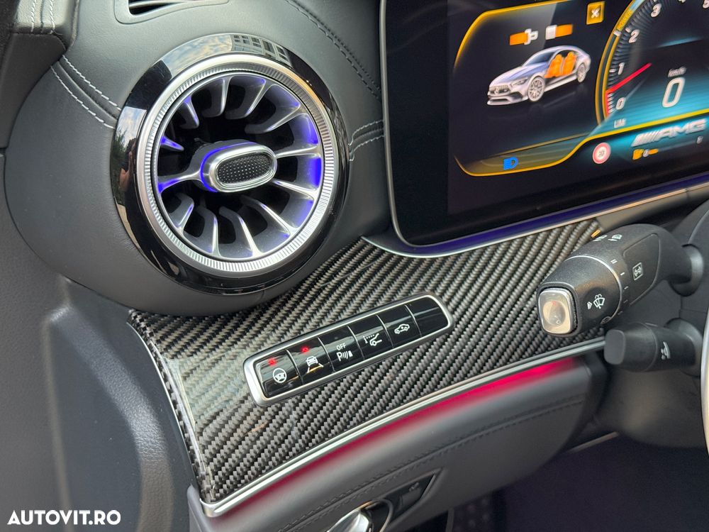 Mercedes-Benz AMG GT 53 4MATIC+ MHEV - 11