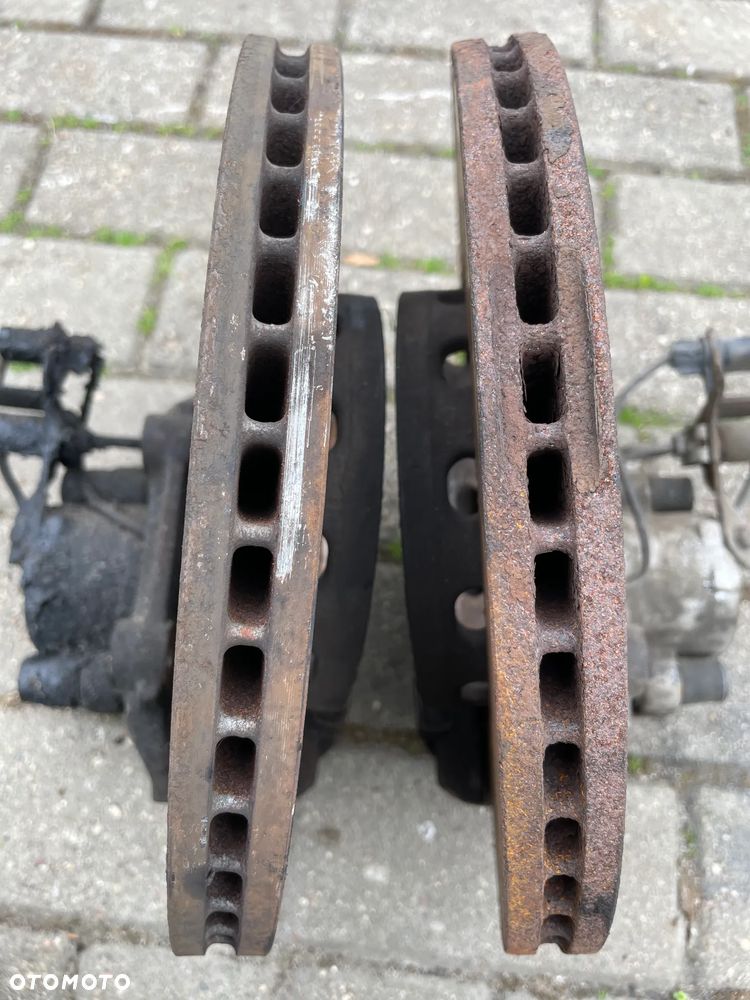 AUDI A4 B5 VW PASSAT ZACISKI HAMULCOWE TARCZE KLOCKI KOMPLET PRZÓD 288 1,8T 1,9TDI - 2
