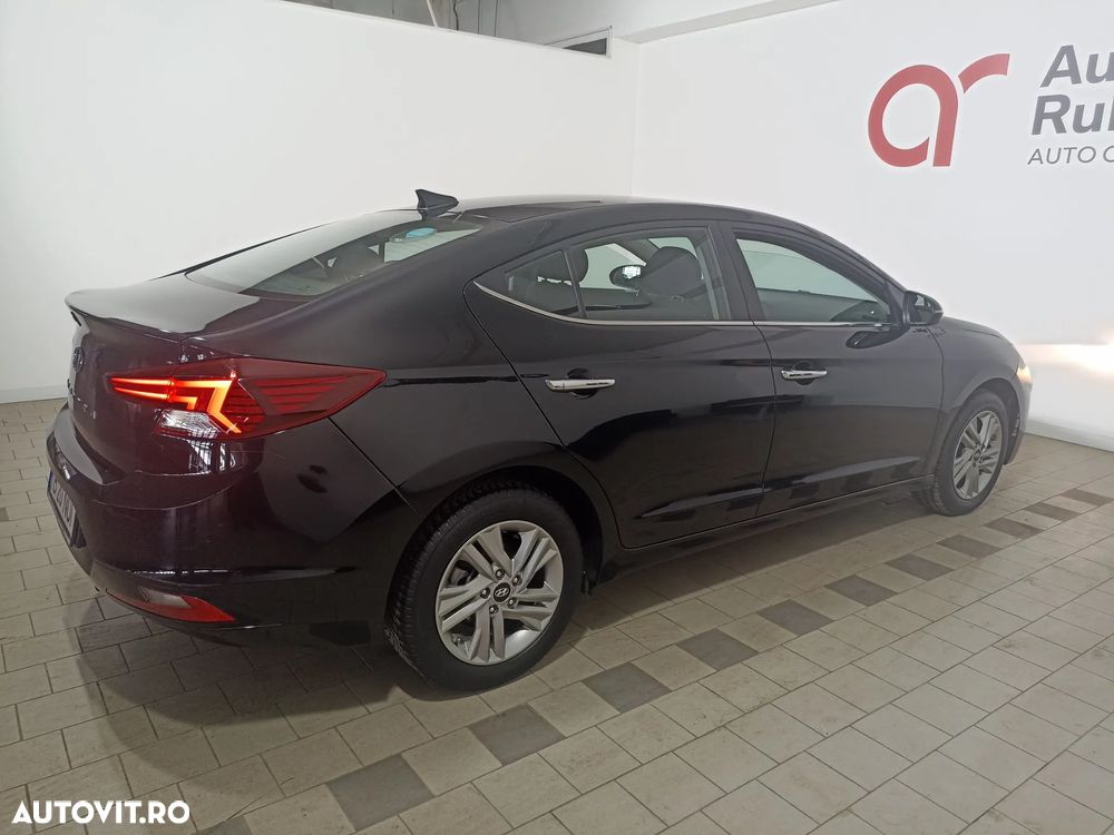Hyundai Elantra 1.6 MPi Exclusive - 5
