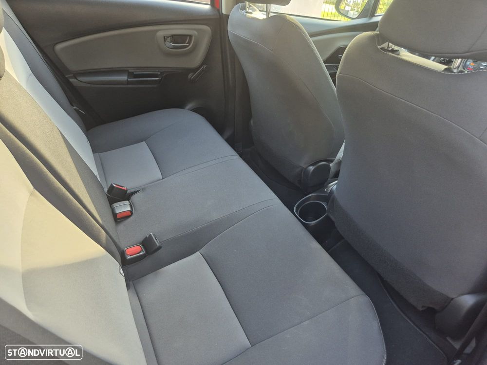 Toyota Yaris 1.5 HSD Square Collec.Cement - 12