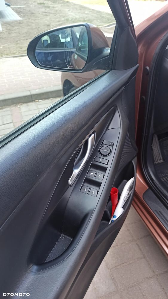 Hyundai i30 1.6 D Comfort - 21