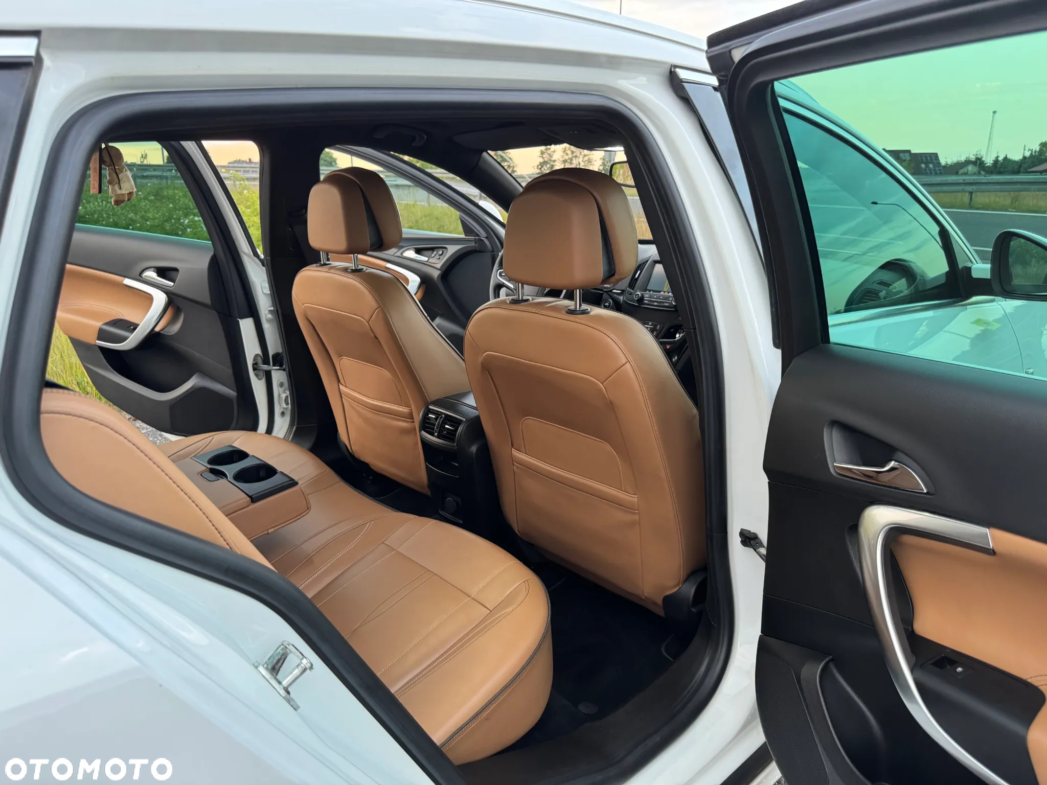 Opel Insignia - 32