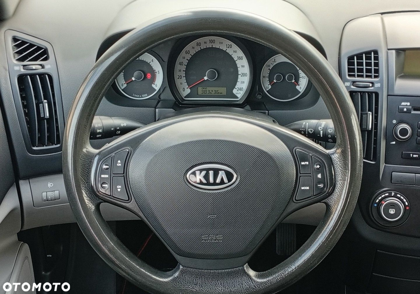 Kia Ceed - 22