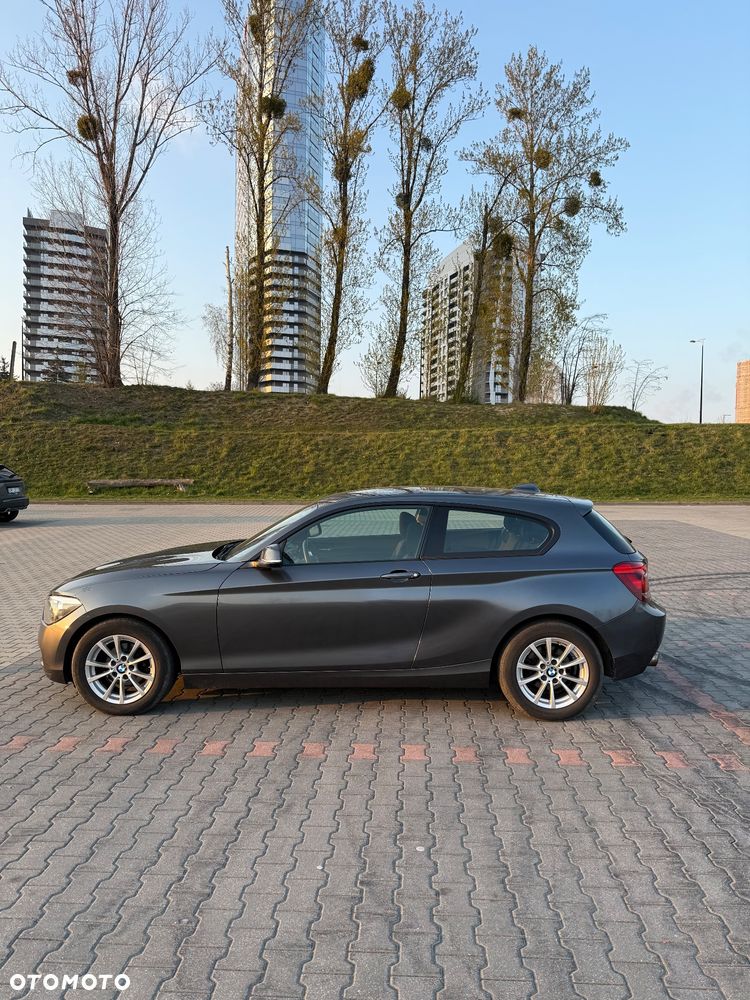 BMW Seria 1 114i - 4