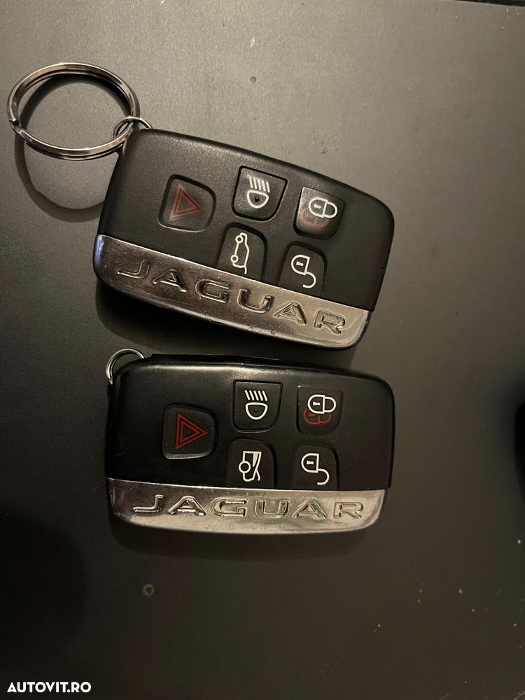 Jaguar XE 2.0 Prestige - 18