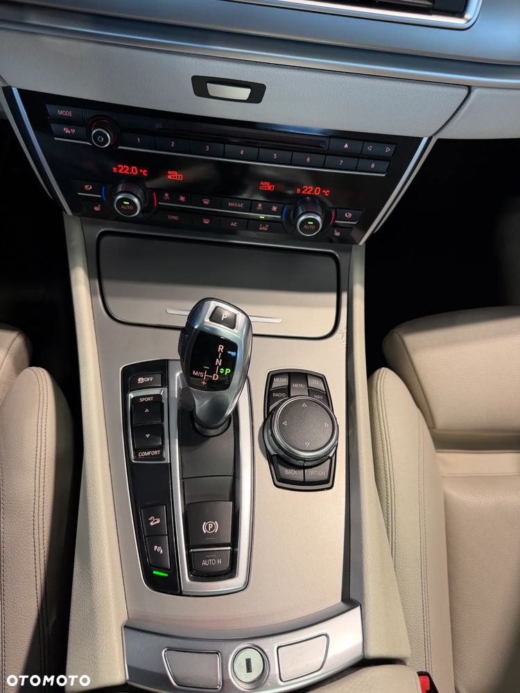 BMW Seria 5 535d xDrive Sport-Aut - 36