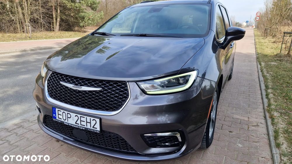 Chrysler Pacifica - 1