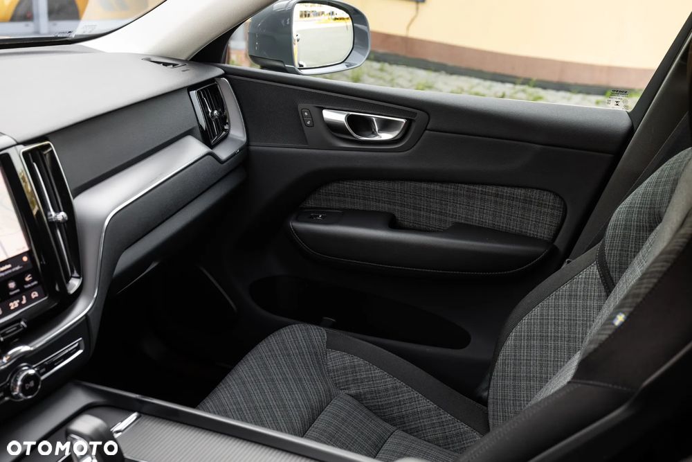 Volvo XC 60 B4 B Core - 21