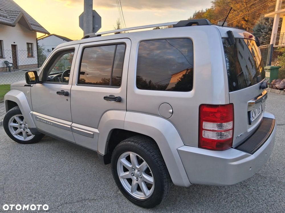 Jeep Cherokee - 8