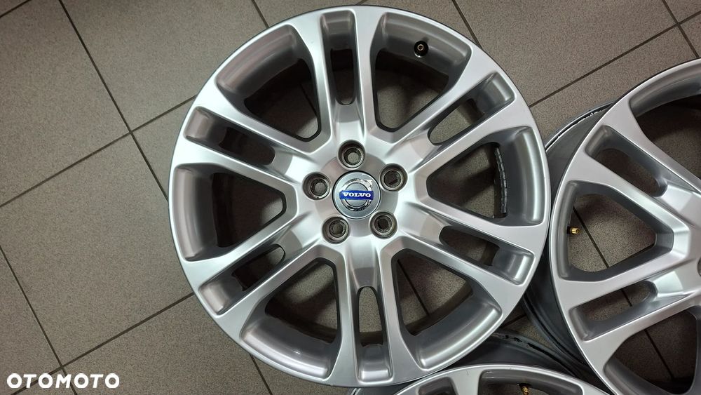 Felgi Aluminiowe 18 Volvo XC 60 5x108 ET 55 - 11