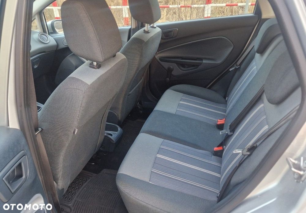 Ford Fiesta - 22