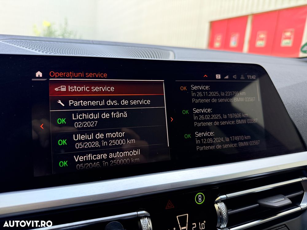 BMW Seria 3 330d Aut. M Sport - 32